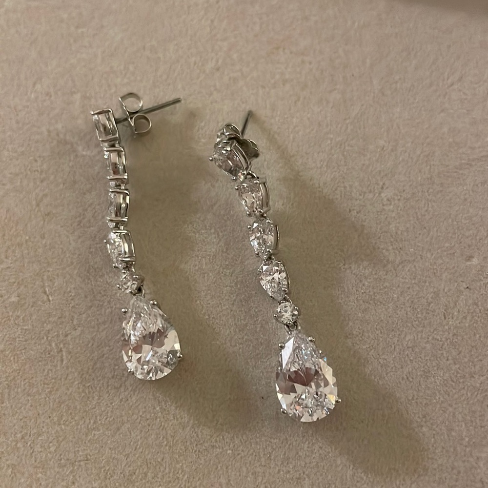 Chandelier earrings